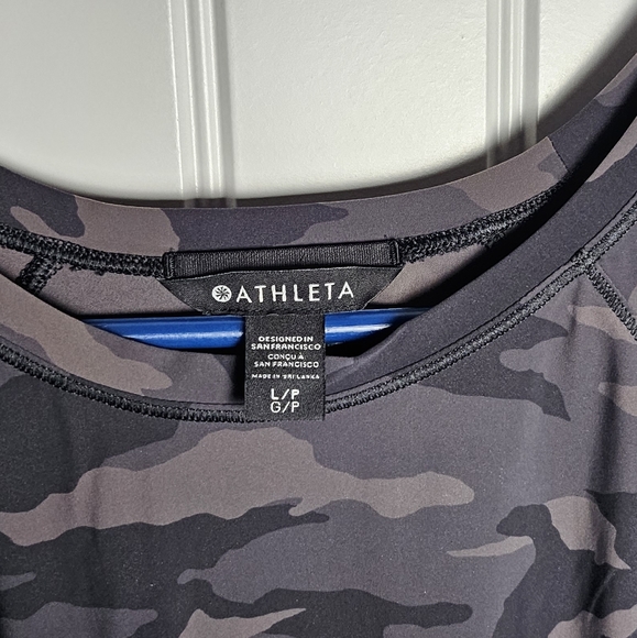 Athleta Ultimate Train Tee Large Petite - Picture 3 of 6